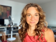 https://www.lemediasocial-emploi.fr/media/cache/articles_thumbnail/uploads/images/articles-small/621615fb6115a_dafna photo horizontale.jpg